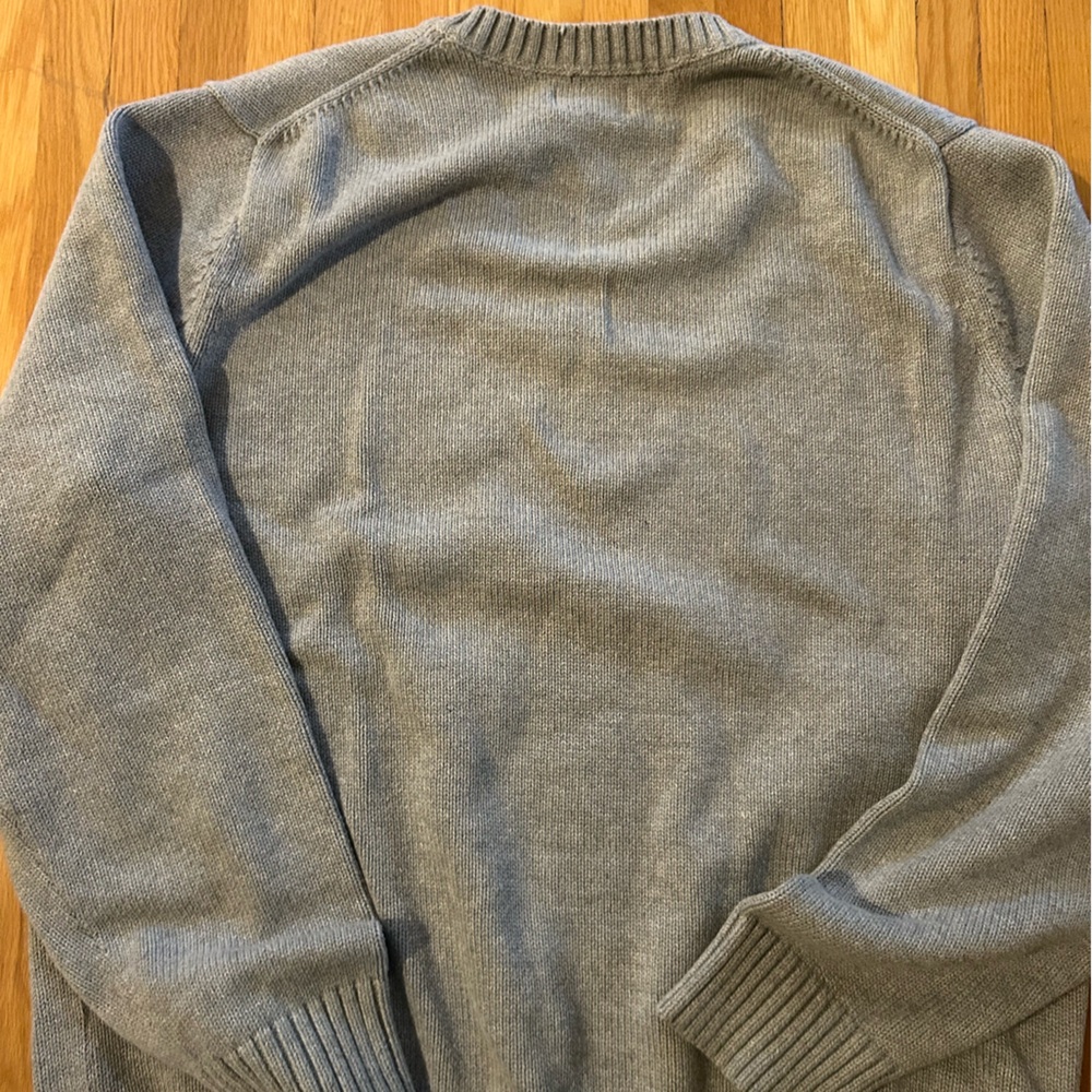 L.L. Bean Light Gray, thick V-Neck Men's Sweater - Picture 4 of 4